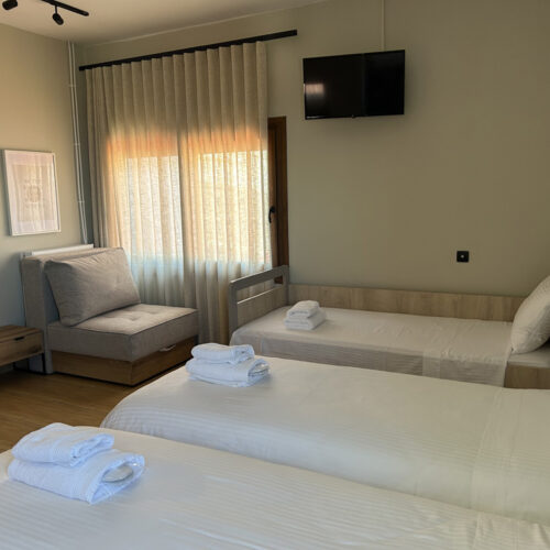 4κλινο δωμάτιο