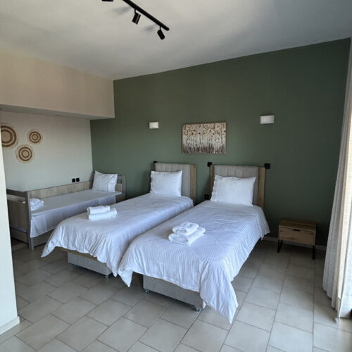 4κλινο δωμάτιο