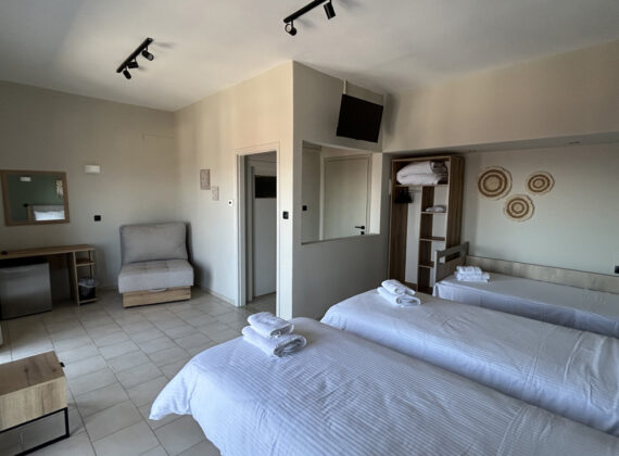 4κλινο δωμάτιο