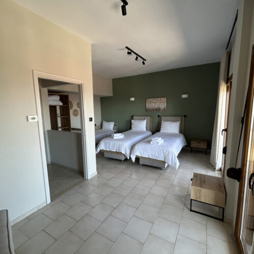 4κλινο δωμάτιο