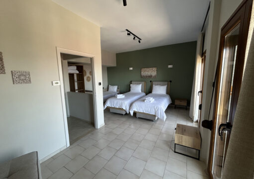 4κλινο δωμάτιο